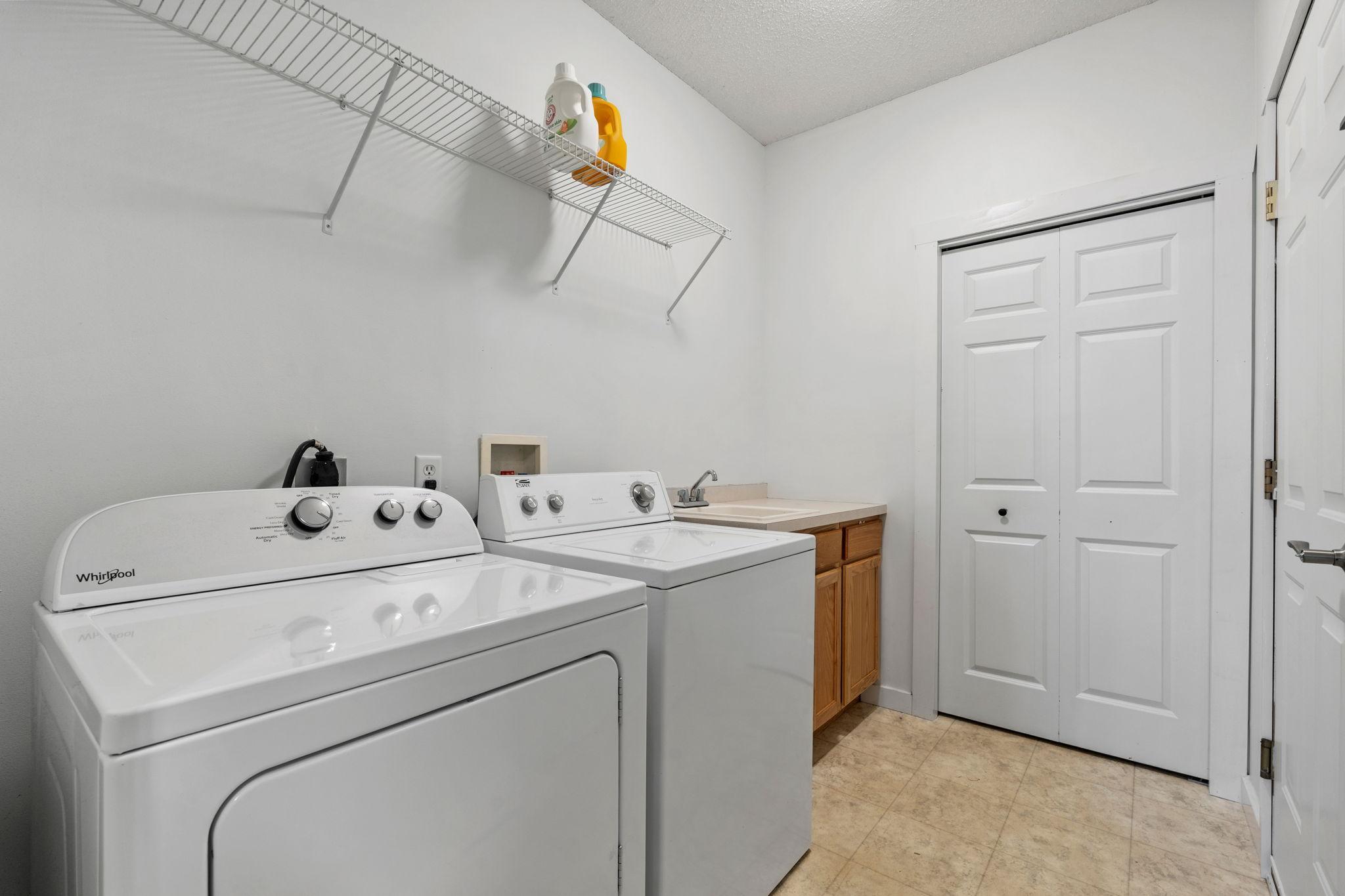 41-web-or-mls-13761 Dorothy Dr-41.jpg
