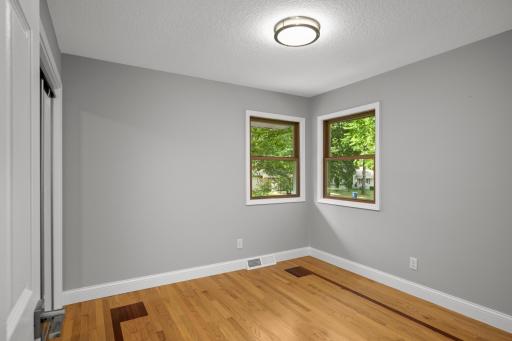 11004 Oak Knoll Terrace, Minnetonka, MN 55305