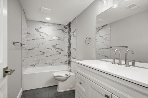 11004 Oak Knoll Terrace, Minnetonka, MN 55305