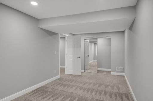 11004 Oak Knoll Terrace, Minnetonka, MN 55305