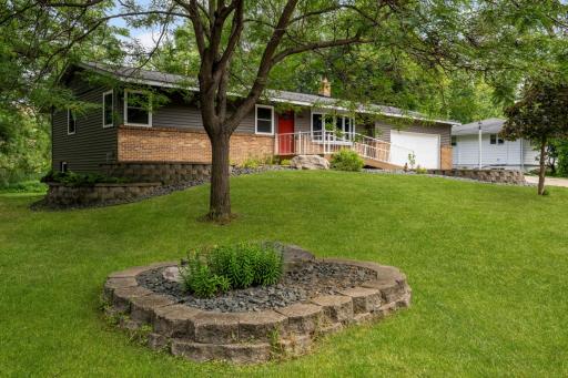 11004 Oak Knoll Terrace, Minnetonka, MN 55305