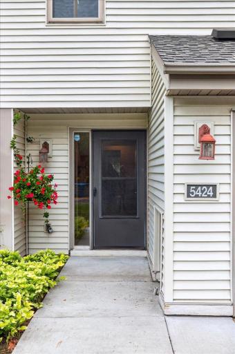 5424 Sanibel Drive, Minnetonka, MN 55343