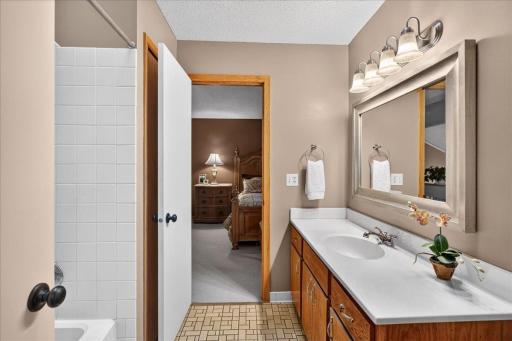 5424 Sanibel Drive, Minnetonka, MN 55343