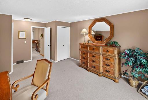 5424 Sanibel Drive, Minnetonka, MN 55343