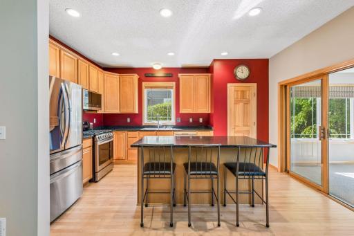 9780 Cupola Lane, Eden Prairie, MN 55347