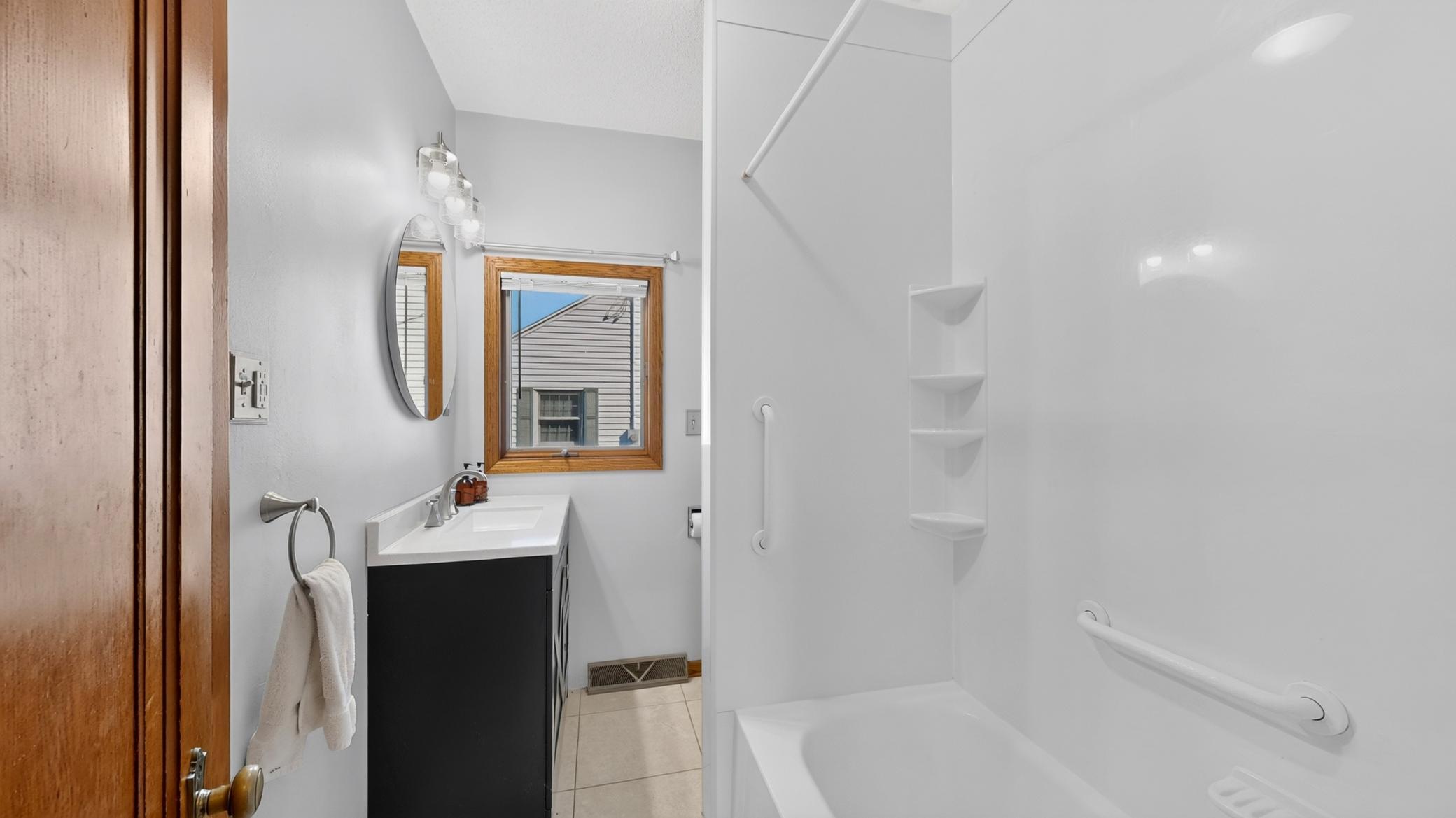 Main Floor Full Bath