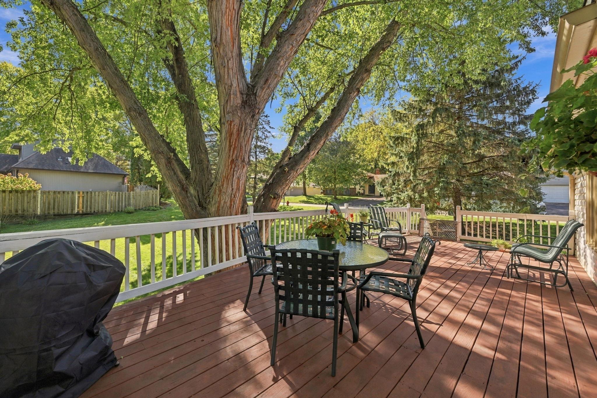 Another view of the 30' deck featuring the many ways to set it up for entertaining