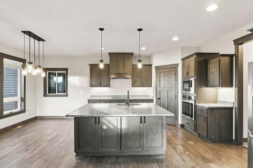 8212 198th Street W, Lakeville, MN 55044
