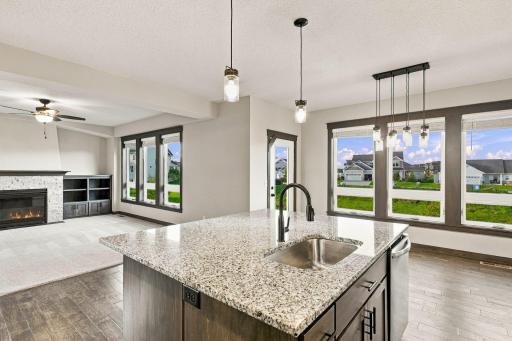 8212 198th Street W, Lakeville, MN 55044