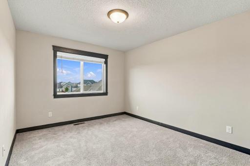 8212 198th Street W, Lakeville, MN 55044