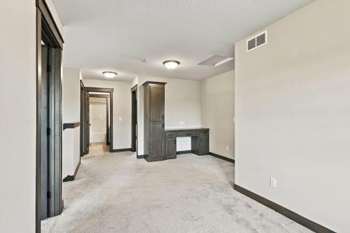 8212 198th Street W, Lakeville, MN 55044