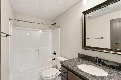 8212 198th Street W, Lakeville, MN 55044