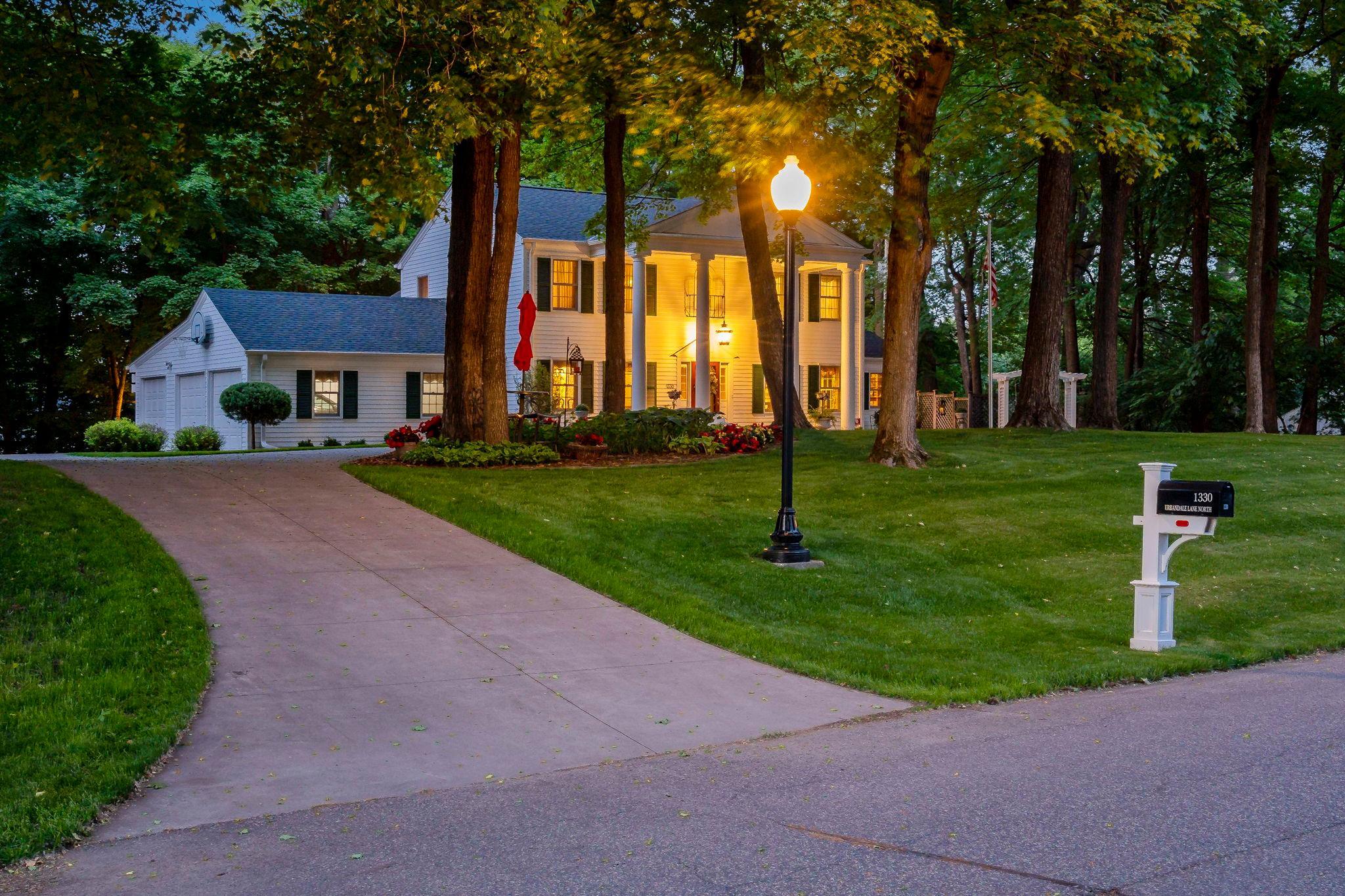 Welcome to 1330 Urbandale Lane