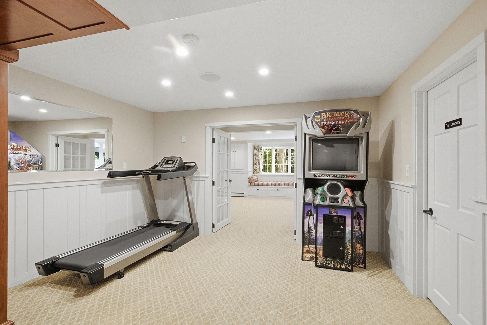 Gaming area off of the bar - Big Buck Hunter stays with the house