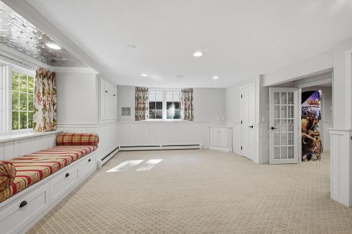 1330 Urbandale Lane N, Plymouth, MN 55447