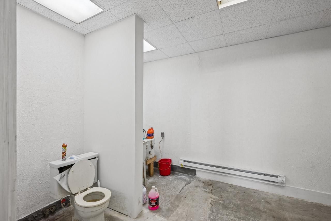 321 W Lake St (15).jpg