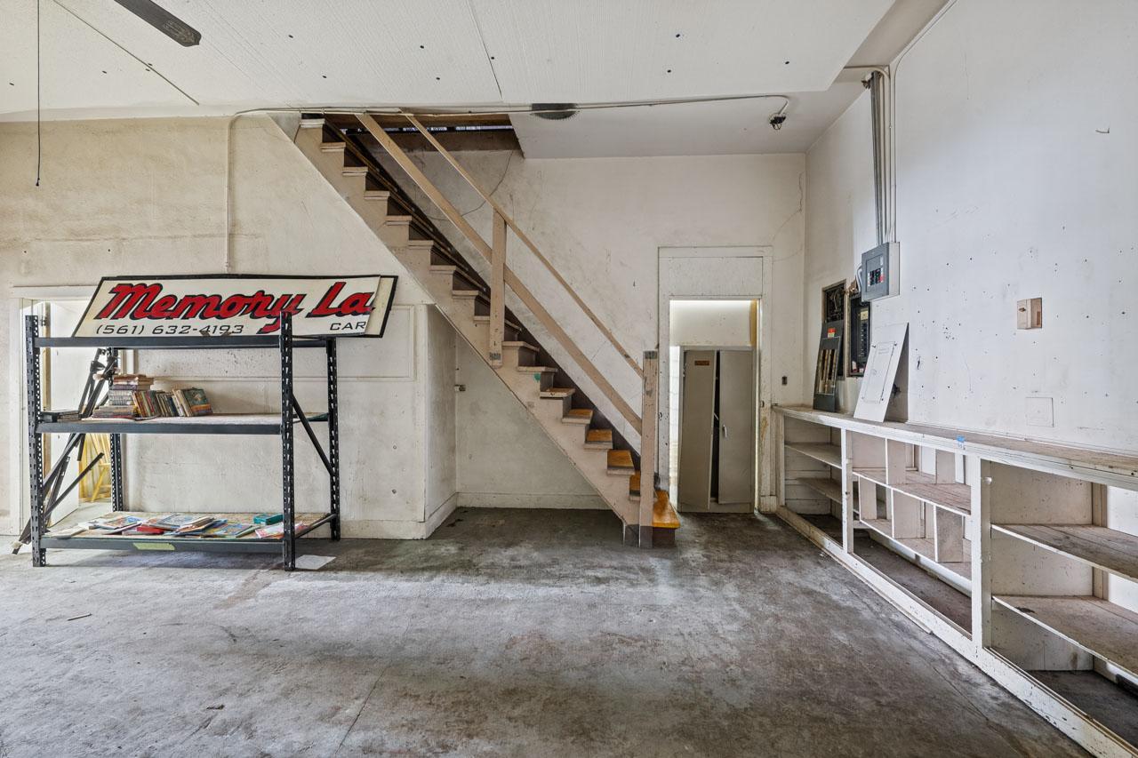 321 W Lake St (14).jpg