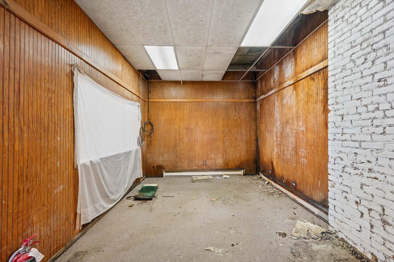 321 W Lake St (10).jpg
