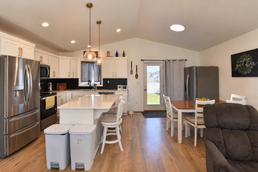 2587 72nd Avenue S, Fargo, ND 58104