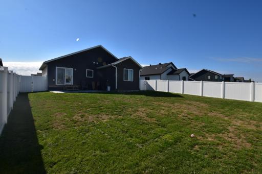2587 72nd Avenue S, Fargo, ND 58104