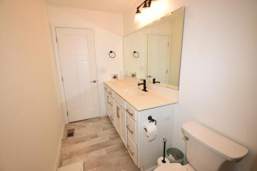 2587 72nd Avenue S, Fargo, ND 58104