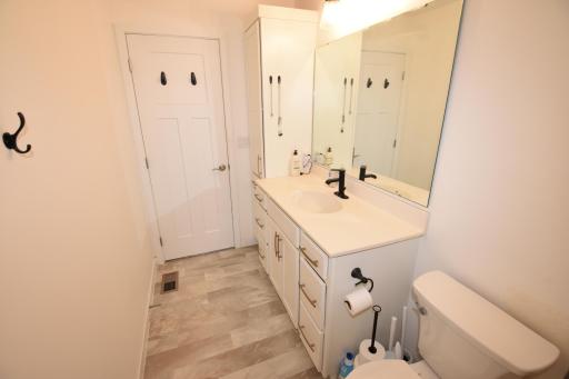 2587 72nd Avenue S, Fargo, ND 58104
