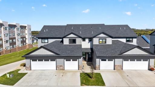 5237 Harvest Square Place NW, Rochester, MN 55901