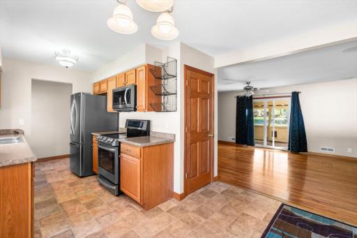 1086 Lowell Drive, Apple Valley, MN 55124