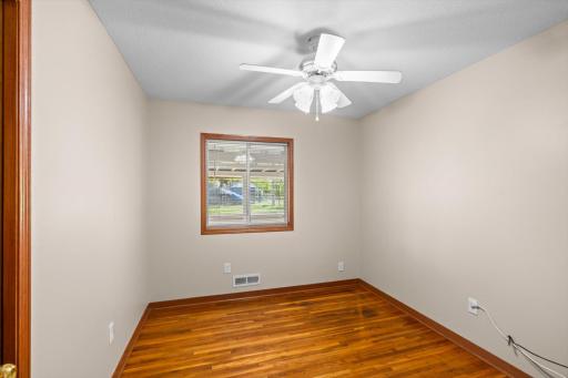 1086 Lowell Drive, Apple Valley, MN 55124