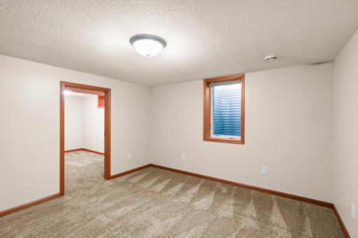 1086 Lowell Drive, Apple Valley, MN 55124