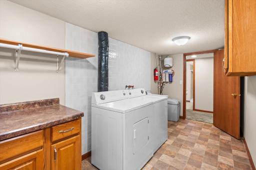 1086 Lowell Drive, Apple Valley, MN 55124