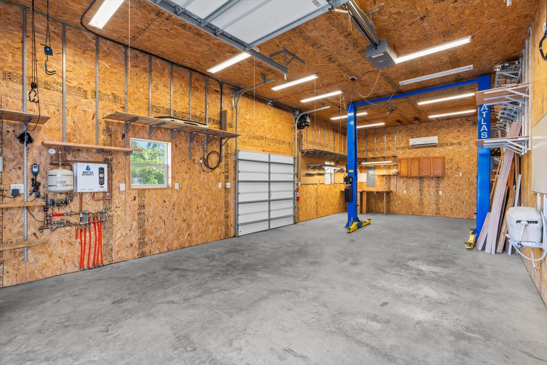 Detached Garage