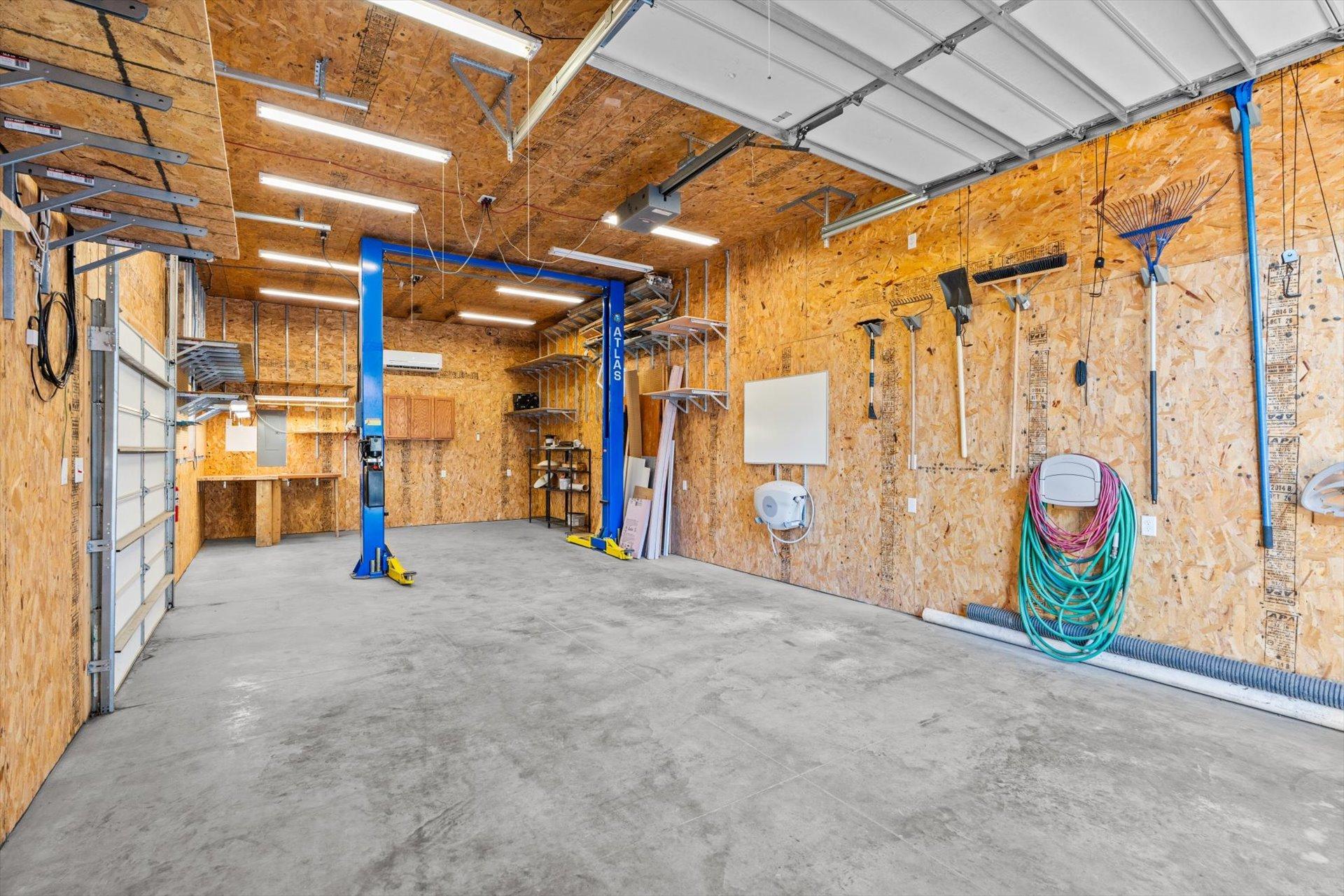 Detached Garage