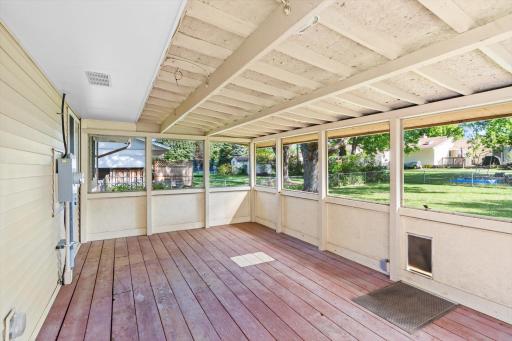 1086 Lowell Drive, Apple Valley, MN 55124