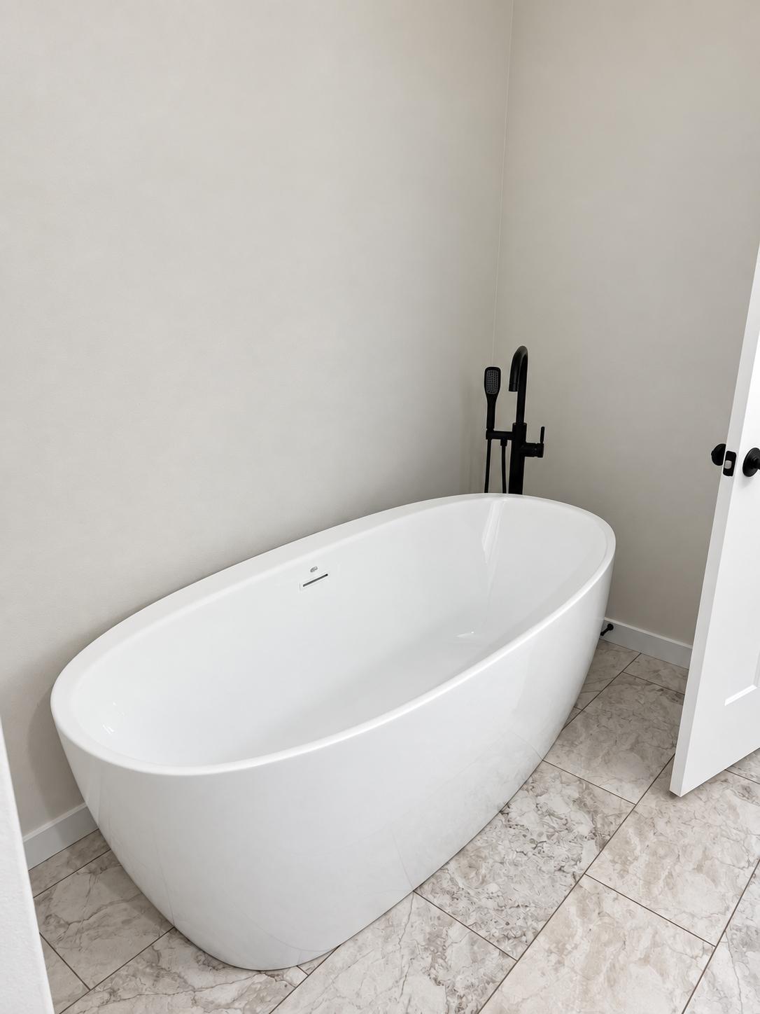 Tub .jpg