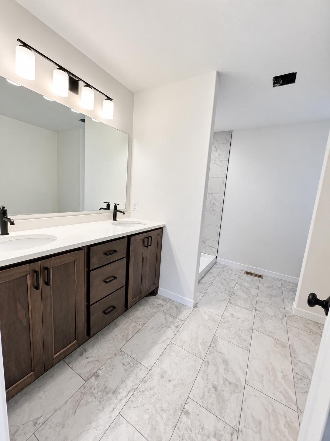 Master Bath .jpg