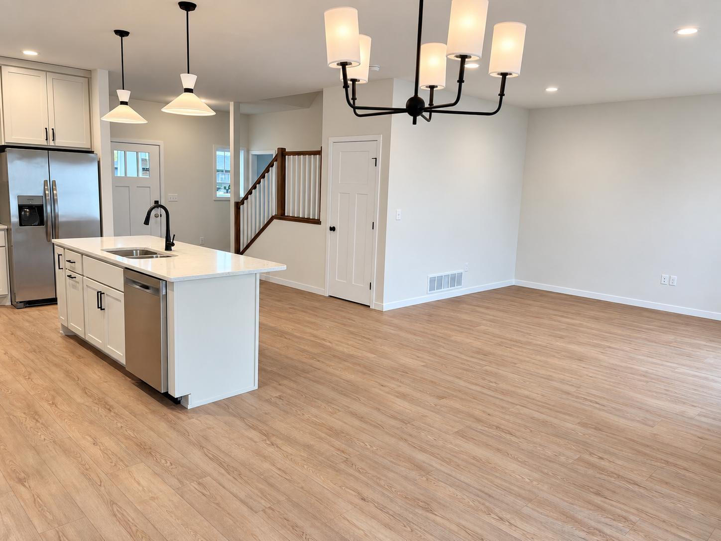 Kitchen_Dining.jpg