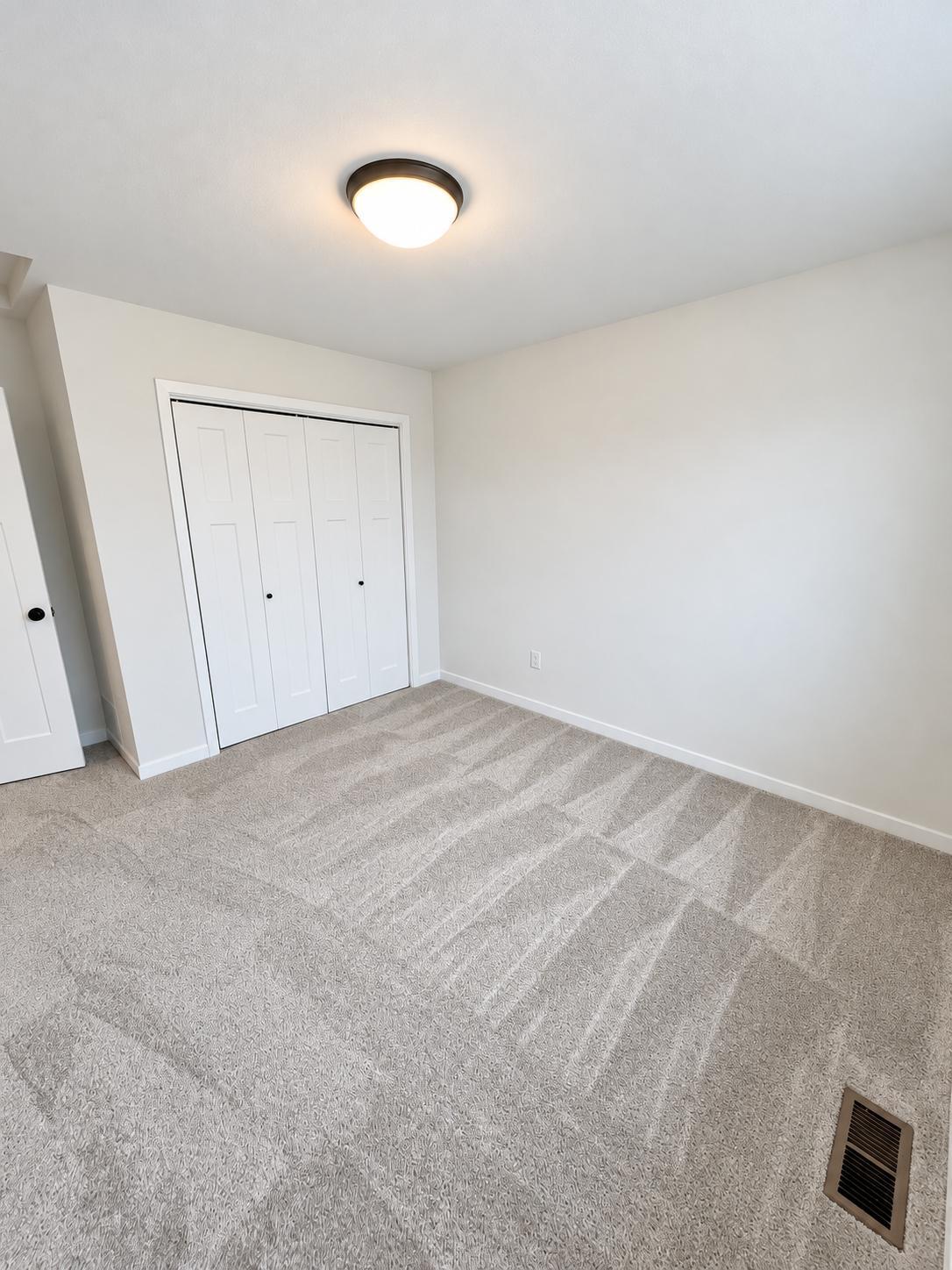 bedroom_2 .jpg