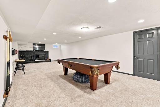 4424 W 70th St, Edina, MN 55435