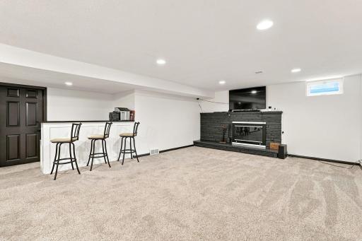 4424 W 70th St, Edina, MN 55435