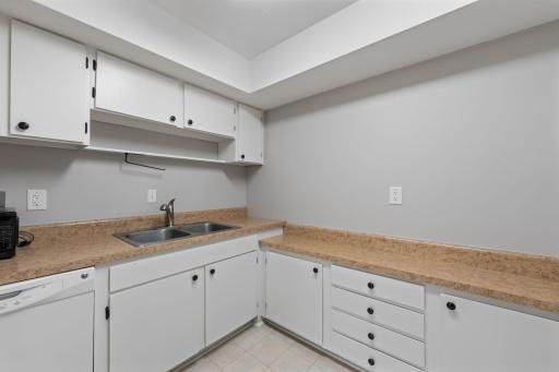 6421 Colony Way, 2A, Edina, MN 55435