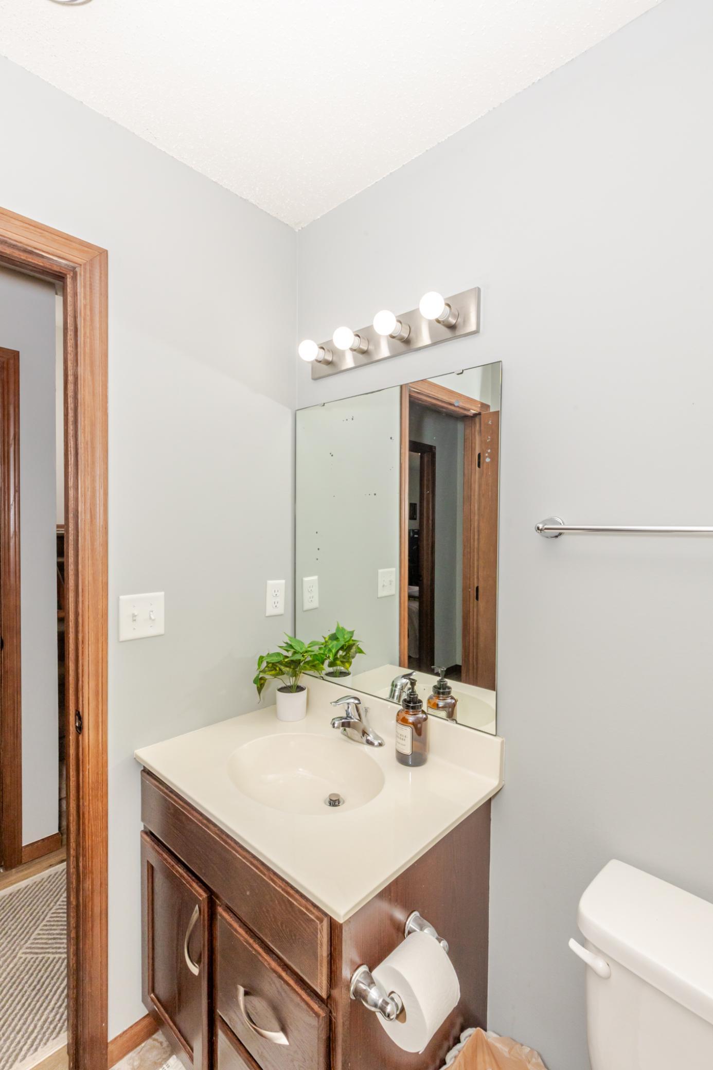Bathroom 2 - Full