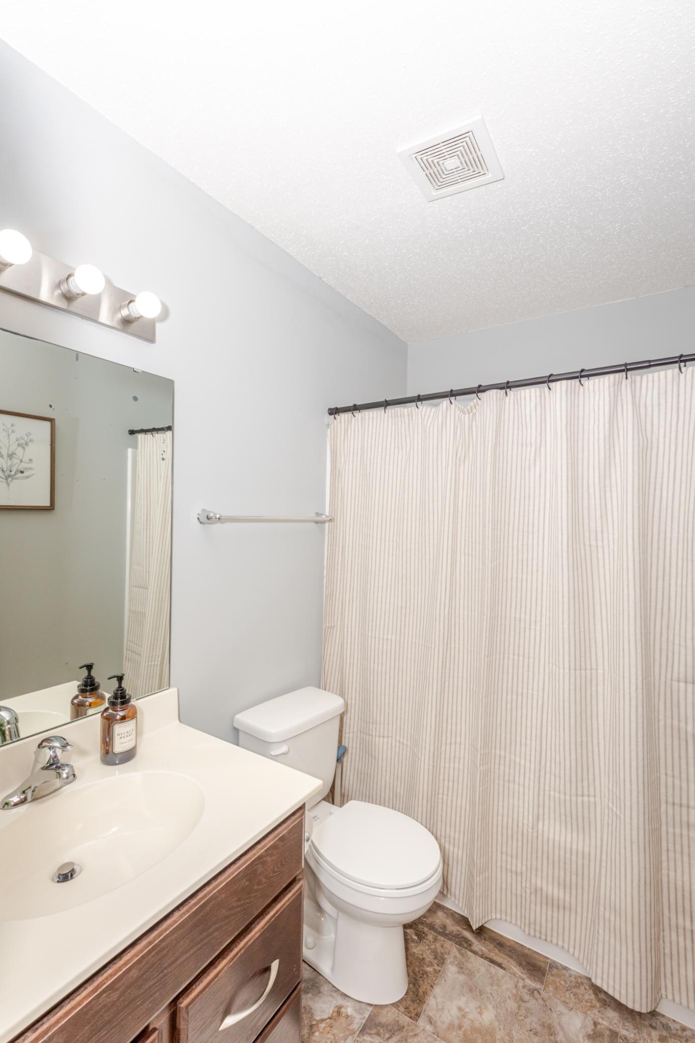 Bathroom 2 - Full