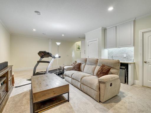 1173 Saint Paul Avenue, Saint Paul, MN 55116