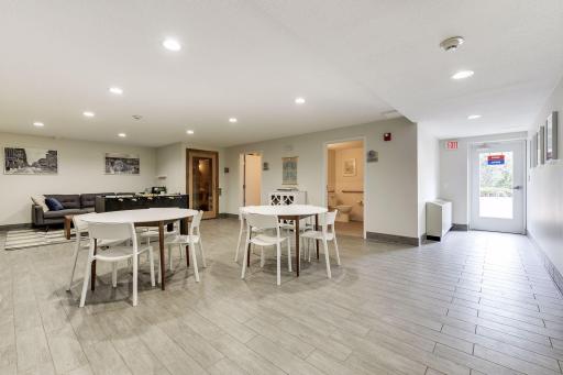 4820 Park Commons Drive, 118, Saint Louis Park, MN 55416