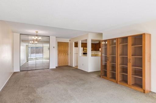 4820 Park Commons Drive, 118, Saint Louis Park, MN 55416