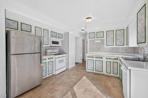 790 Nevada Avenue E, Saint Paul, MN 55106