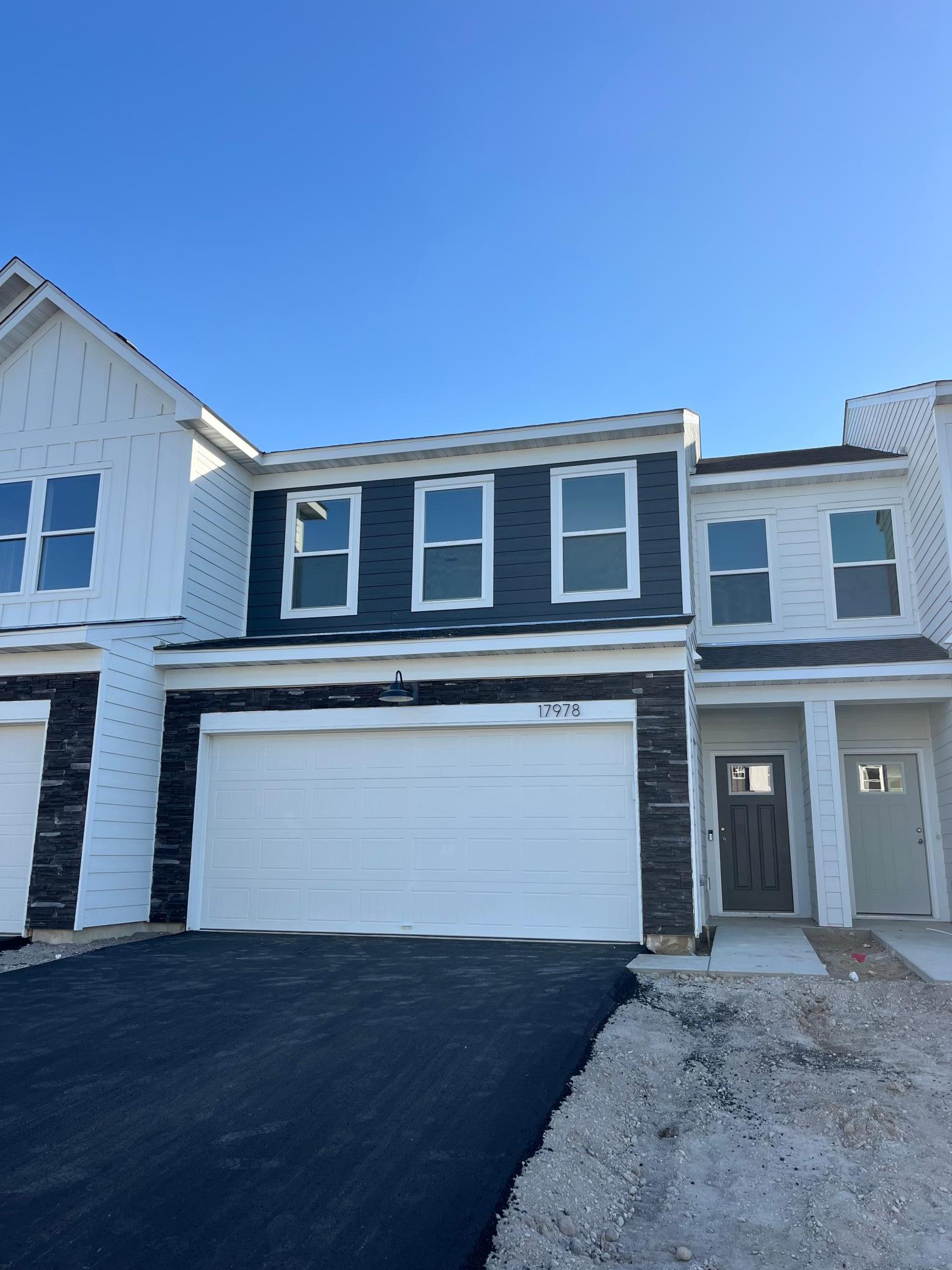 Brand new Lakeville townhome!