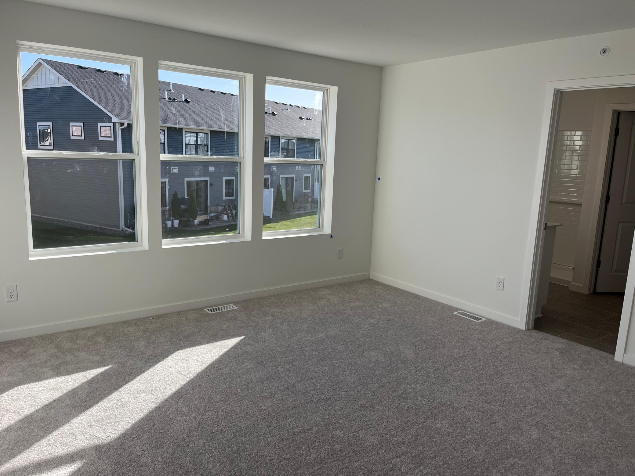 Additional view with natural light