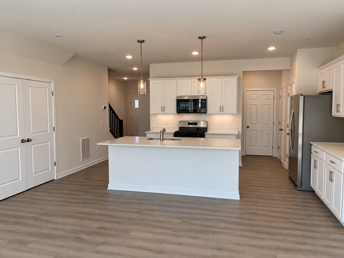 View of the actual kitchen without virtual staging